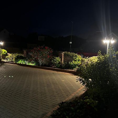 Whispering Waves Guest House, Brighton-8 Mins, Guests 4, Near Beachfront, Free Parking Wifi And Kitchen Peacehaven 外观 照片