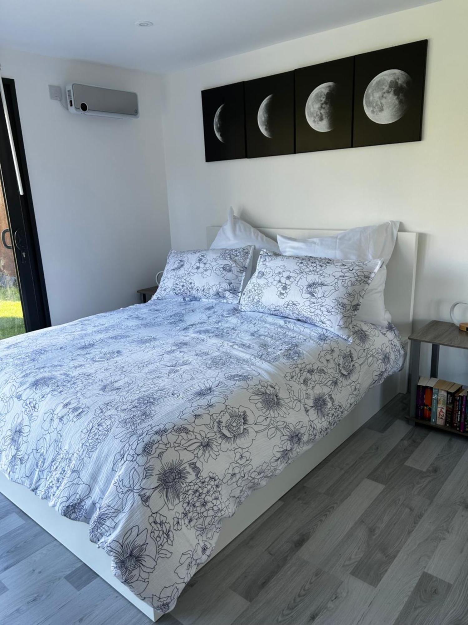 Whispering Waves Guest House, Brighton-8 Mins, Guests 4, Near Beachfront, Free Parking Wifi And Kitchen Peacehaven 外观 照片