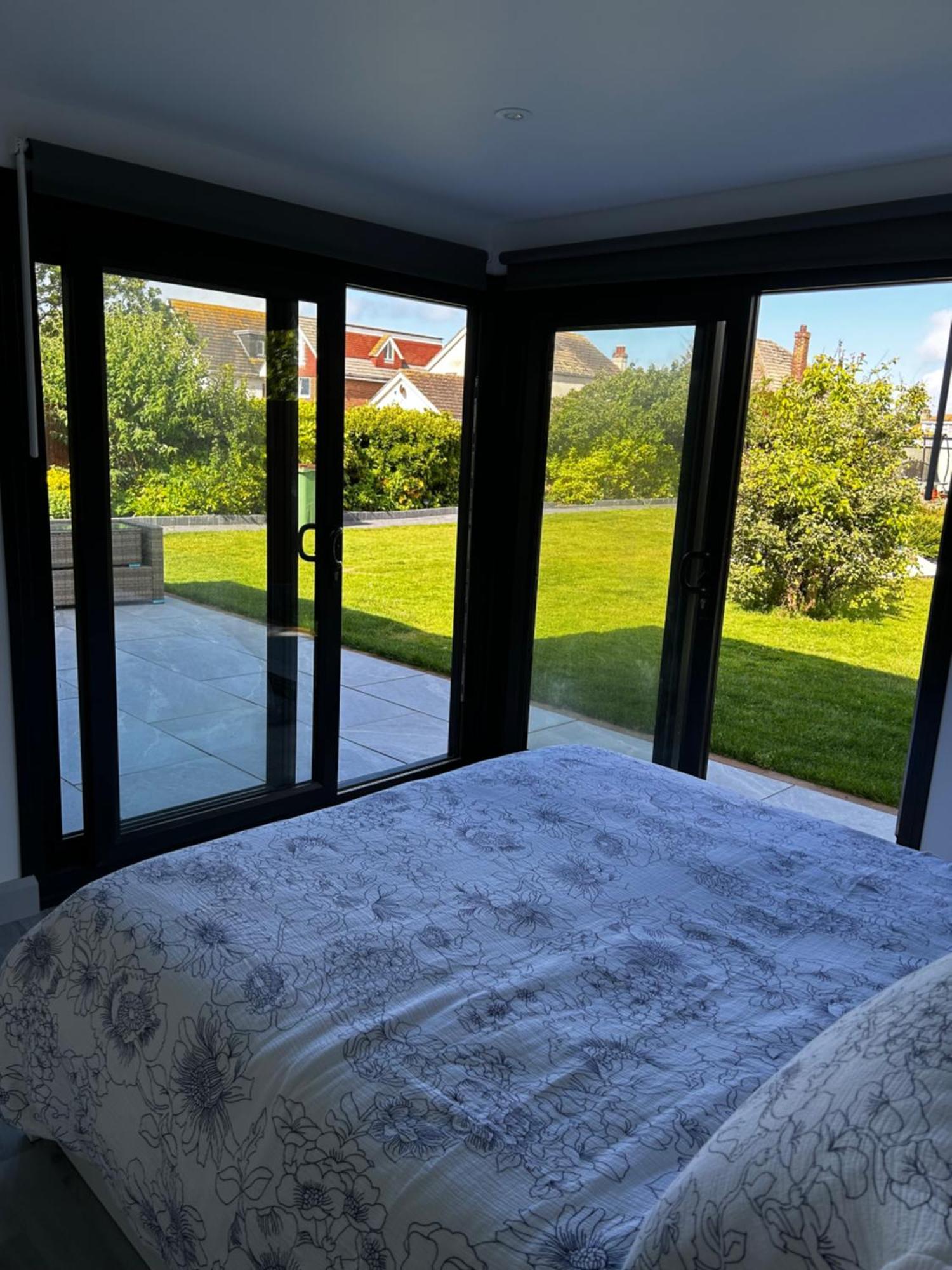 Whispering Waves Guest House, Brighton-8 Mins, Guests 4, Near Beachfront, Free Parking Wifi And Kitchen Peacehaven 外观 照片