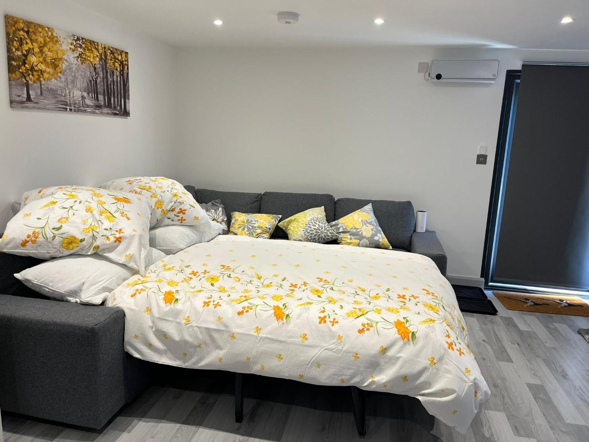 Whispering Waves Guest House, Brighton-8 Mins, Guests 4, Near Beachfront, Free Parking Wifi And Kitchen Peacehaven 外观 照片