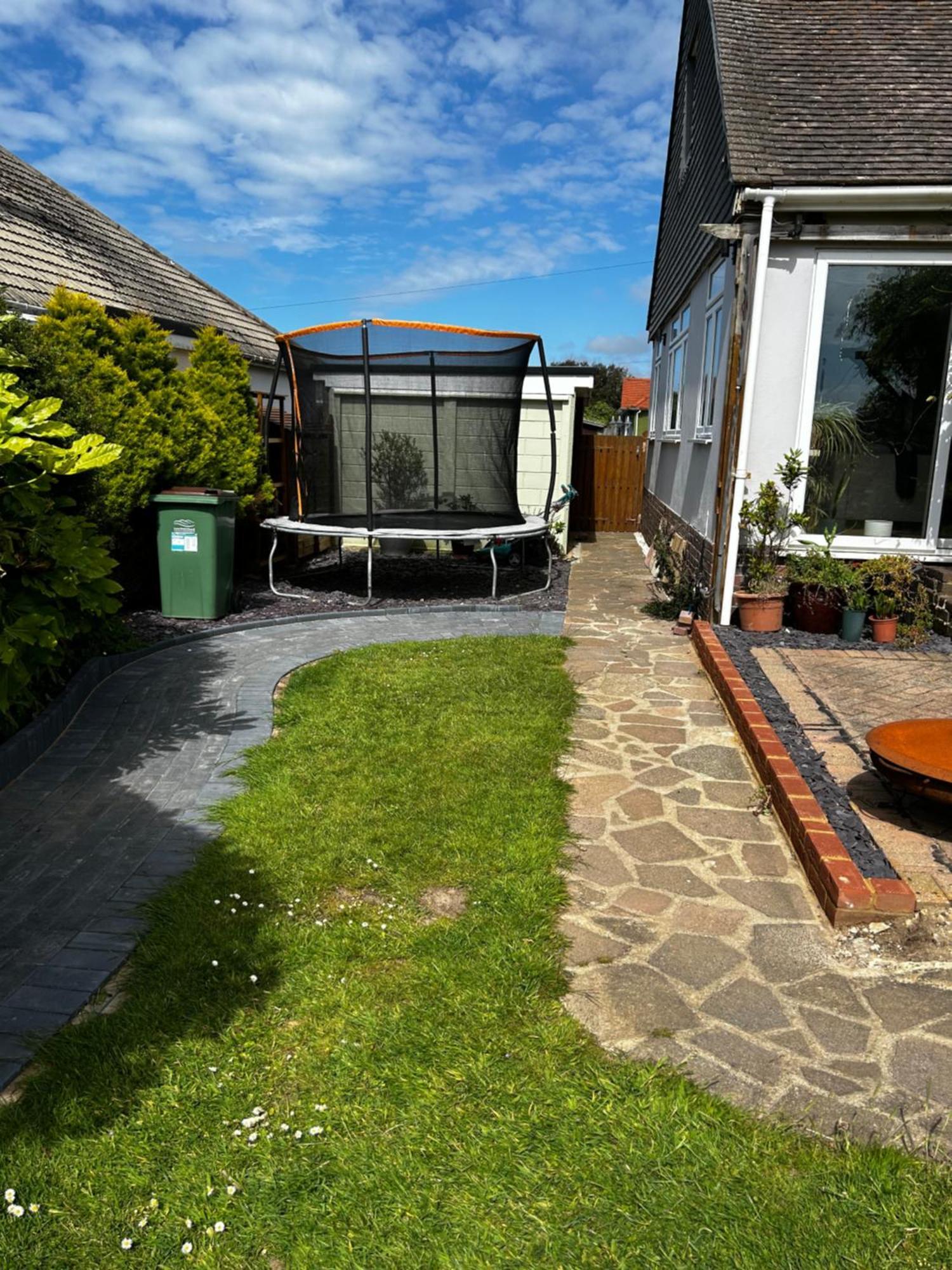 Whispering Waves Guest House, Brighton-8 Mins, Guests 4, Near Beachfront, Free Parking Wifi And Kitchen Peacehaven 外观 照片