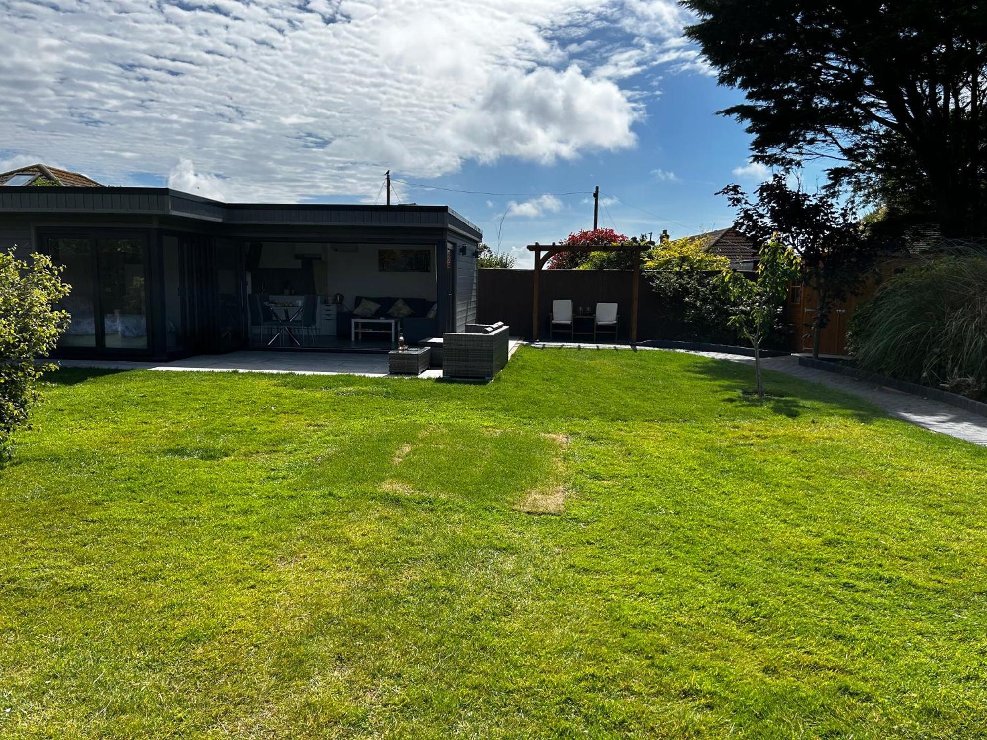 Whispering Waves Guest House, Brighton-8 Mins, Guests 4, Near Beachfront, Free Parking Wifi And Kitchen Peacehaven 外观 照片
