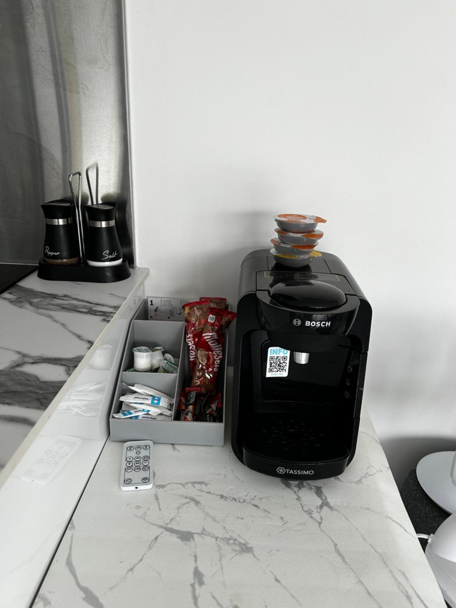 Whispering Waves Guest House, Brighton-8 Mins, Guests 4, Near Beachfront, Free Parking Wifi And Kitchen Peacehaven 外观 照片